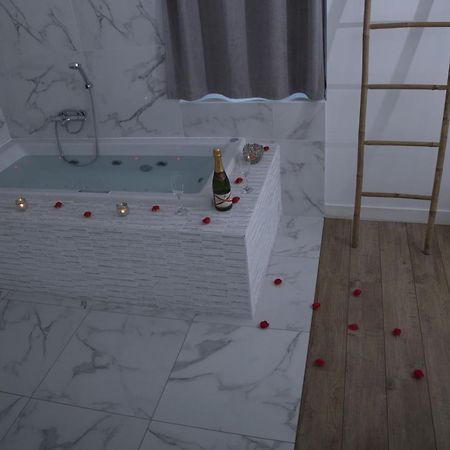 Ferienwohnung Triplex 110 M2 Centre Historique Avec Jacuzzi Dinan Exterior foto